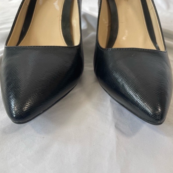 Kelly & Katie Misha Pump - Picture 4 of 6